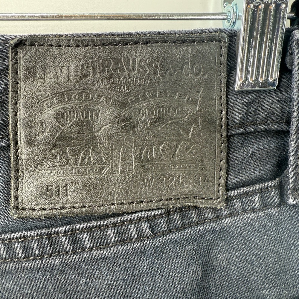 EUC Levi’s Distressed 511 Jeans - Picture 7 of 8